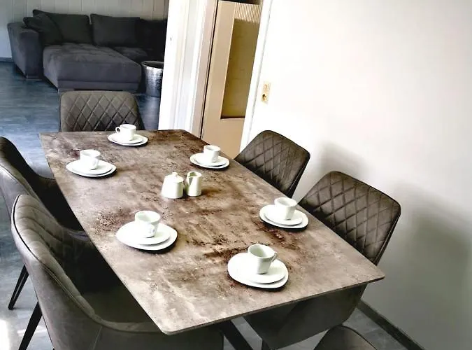 Milonia 2 アパート *