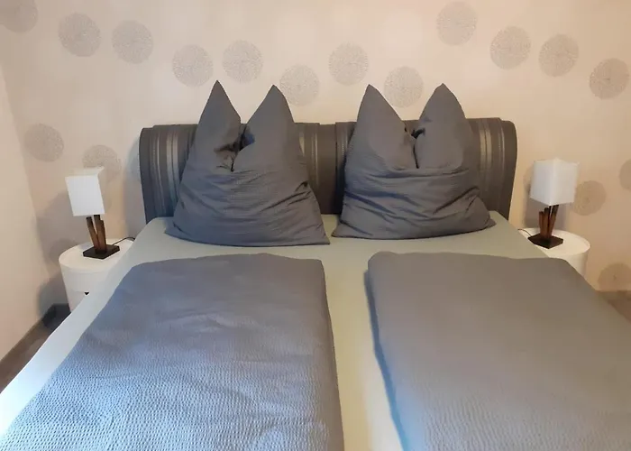 アパート Milonia 2 *