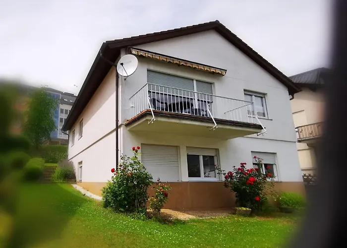 Milonia 2 アパート *